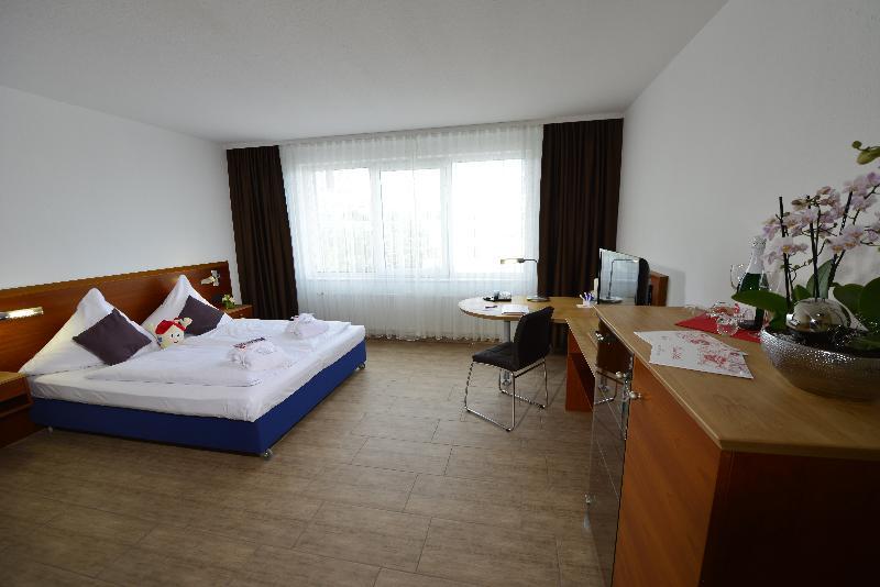 Michel Hotel Frankfurt Airport Rüsselsheim Kültér fotó